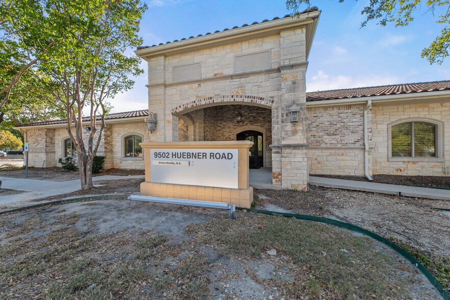 More Photos Of 9502 Huebner Rd, San Antonio Medical For Lease