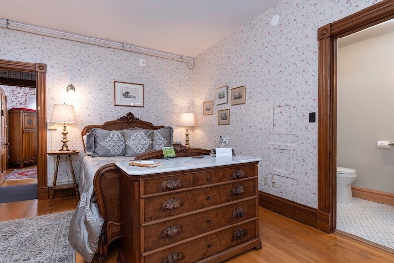 More Photos Of 86 Main St, Ludlow Hospitality For Sale