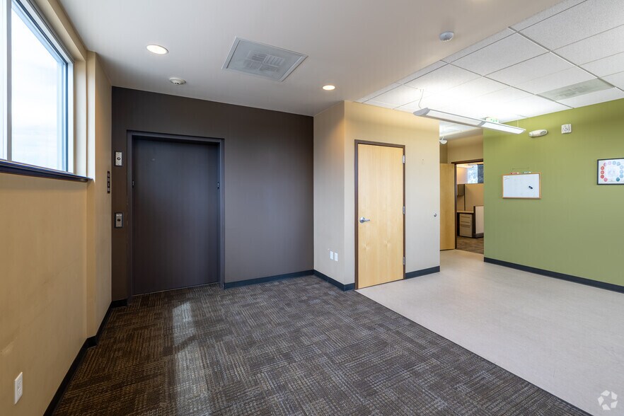 More Photos Of 4000 Quebec St, Denver General Retail For Sale