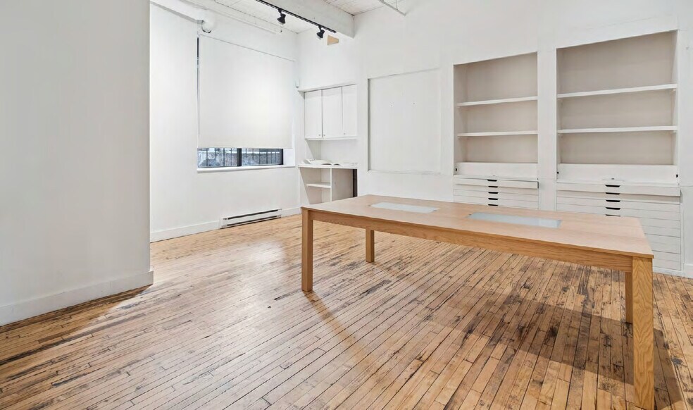 More Photos Of 183 Bathurst St, Toronto Office For Lease