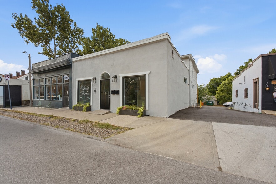 More Photos Of 1207 W 47th St, Kansas City Storefront Retail Residential For Lease