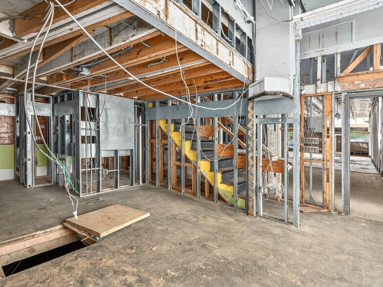 More Photos Of 1 Kitchin Pl, Asheville Storefront For Lease