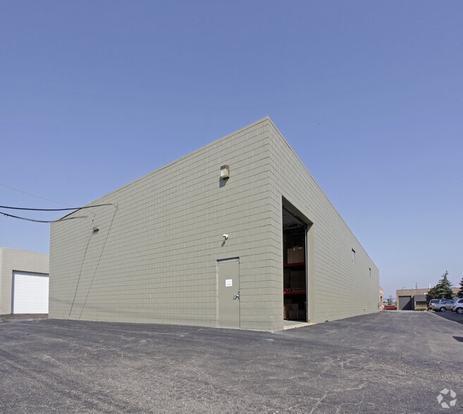 More Photos Of 31659 Glendale St, Livonia Warehouse For Lease