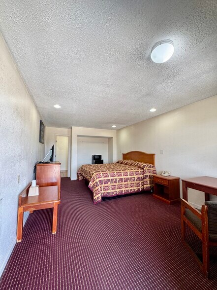 More Photos Of 990 Avenue K, Marrero Hotel For Sale