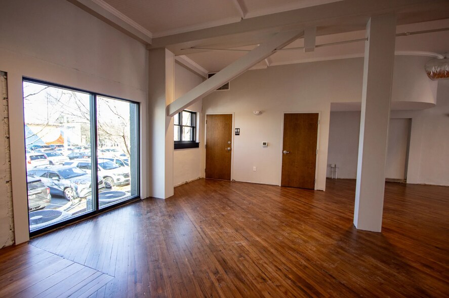 More Photos Of 1225-1229 Lincoln St, Columbia Freestanding For Lease