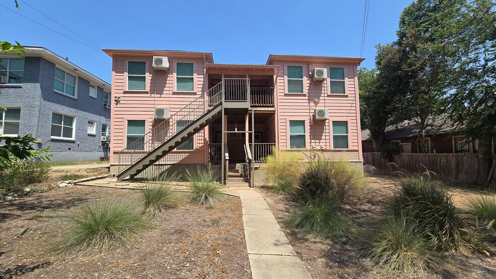More Photos Of 1020 W French Plz, San Antonio Apartments For Sale