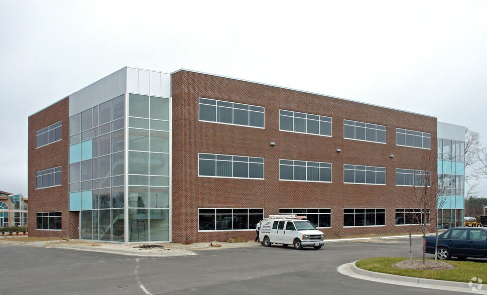More Photos Of 8030 Harbour View Blvd, Suffolk Office For Lease