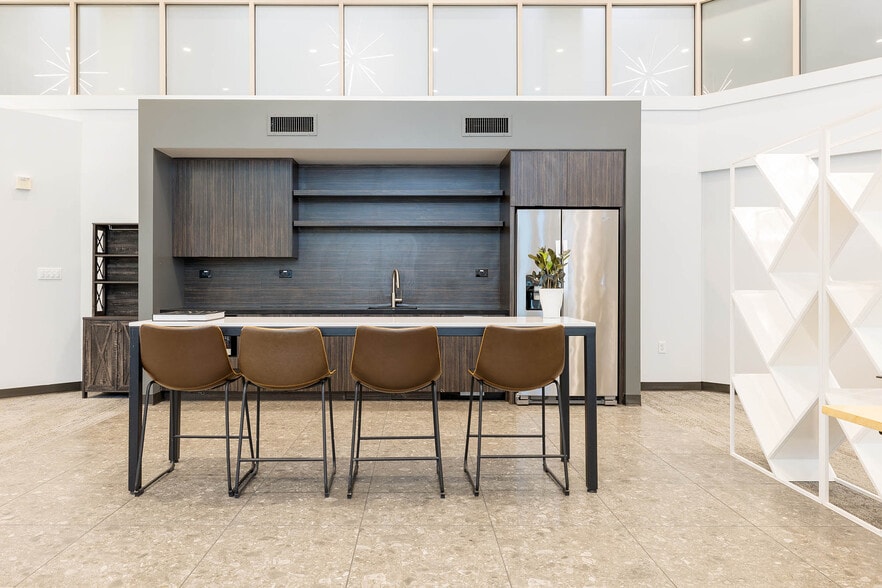 More Photos Of 333 3rd Ave N, Saint Petersburg Coworking Space