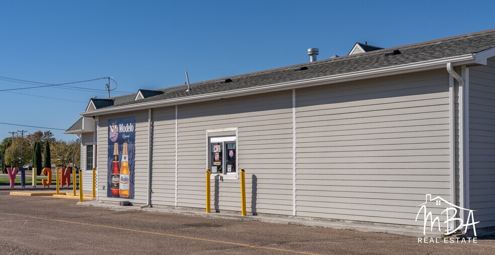 More Photos Of 1505 E Kansas Ave, Garden City Restaurant For Sale