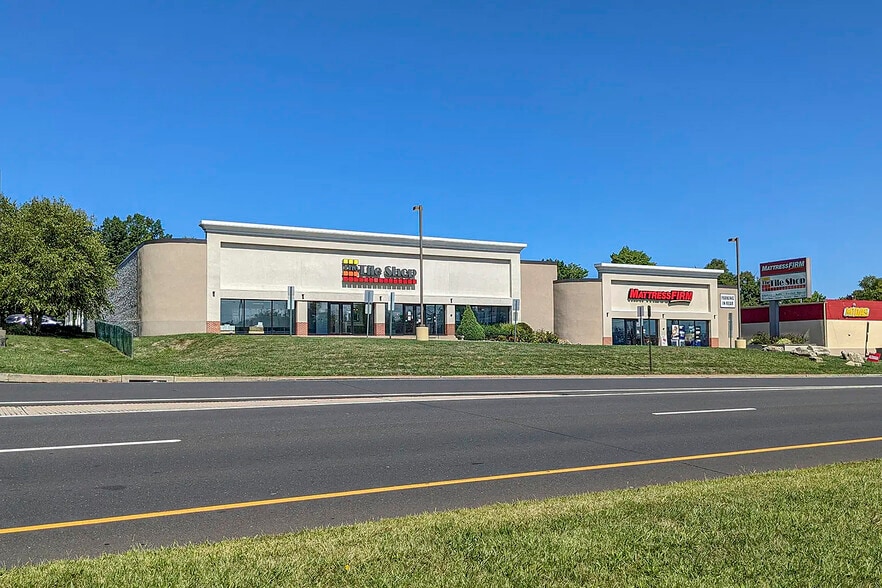 More Photos Of 2272 E Lincoln Hwy, Langhorne Freestanding For Sale