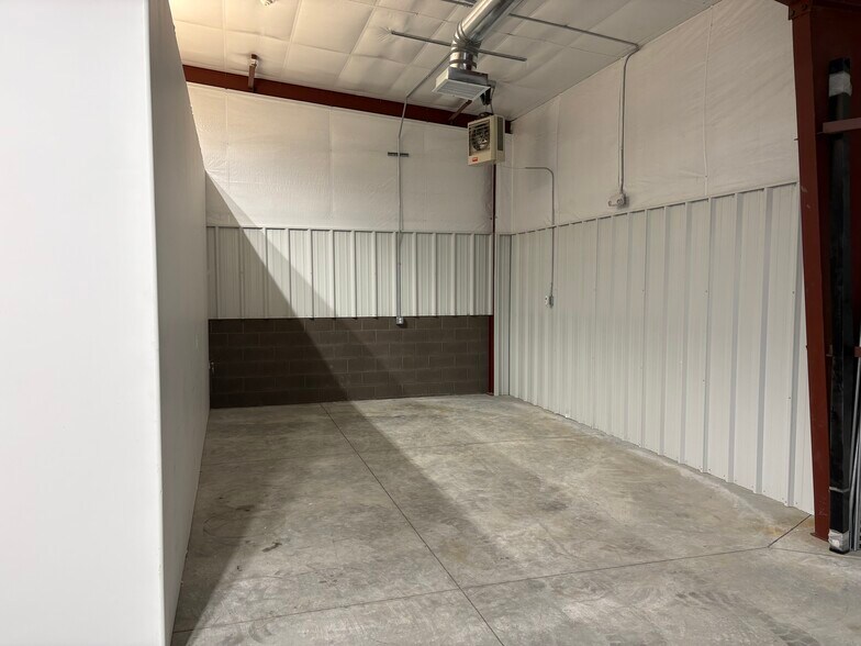 More Photos Of 2504 Manufacturing Ln, Richland Industrial For Lease