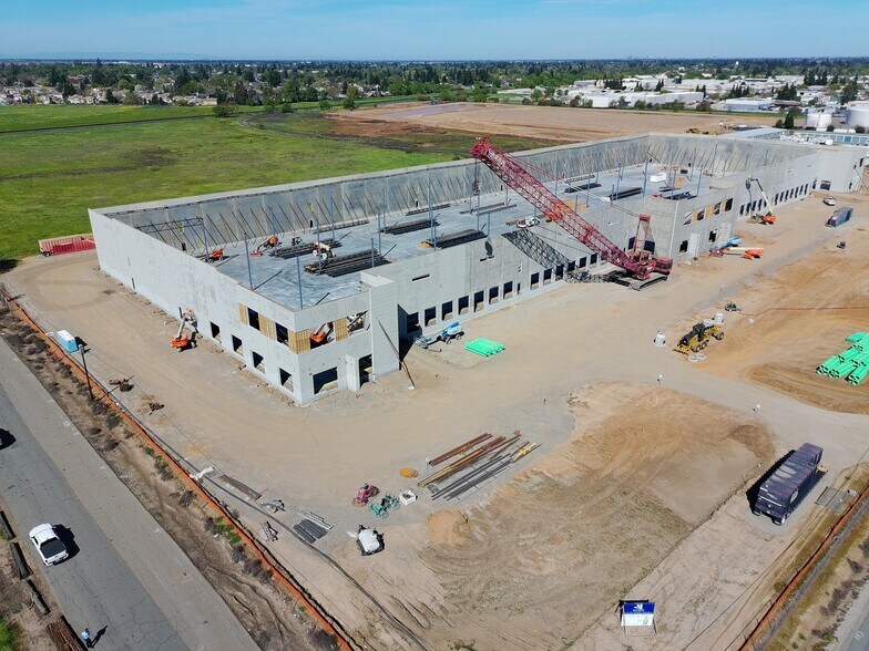 Primary Photo Of 10050 Waterman Rd, Elk Grove Warehouse For Lease