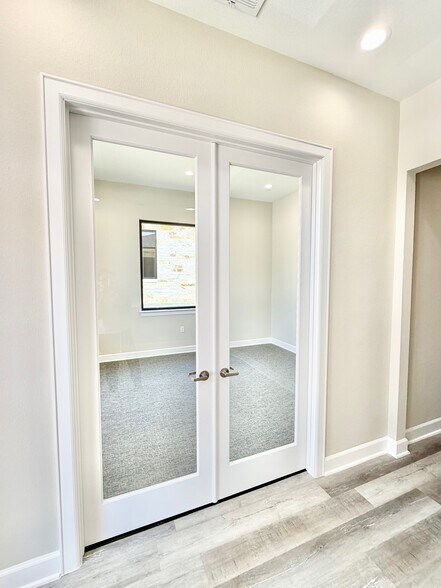 More Photos Of 350 Grand Link Dr, Conroe Medical For Lease