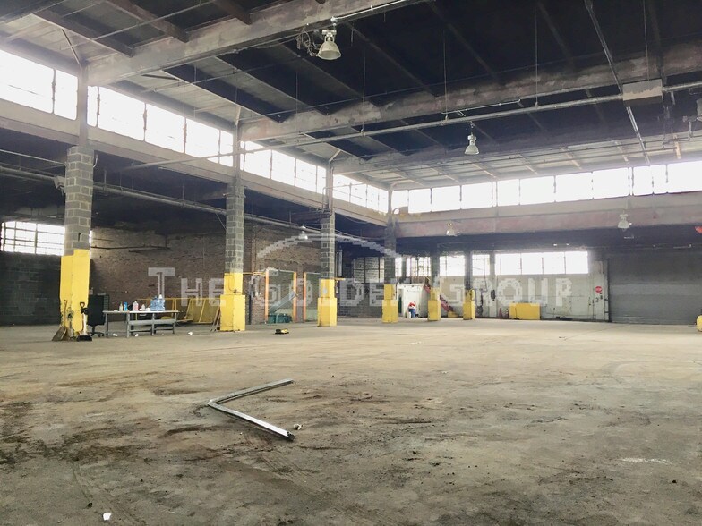 More Photos Of 1281 Viele Ave, Bronx Warehouse For Lease