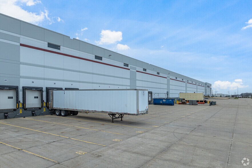 More Photos Of 14746 S Gougar Rd, Lockport Warehouse For Lease