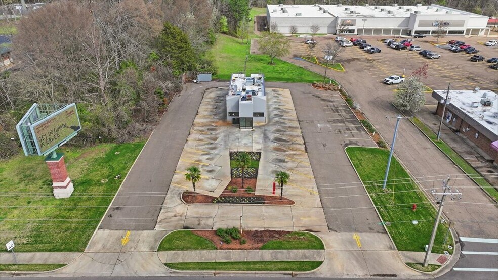 More Photos Of 1900 E County Line Rd, Ridgeland Fast Food For Sale