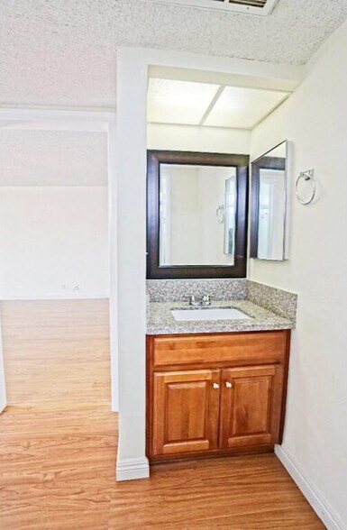 More Photos Of 933 New Depot St, Los Angeles Apartments For Sale