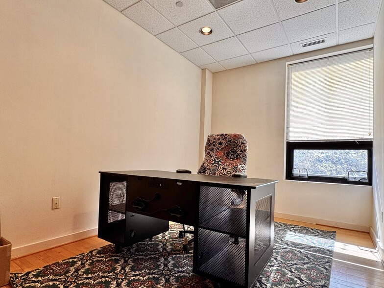 More Photos Of 684 Berkmar Cir, Charlottesville Office For Lease