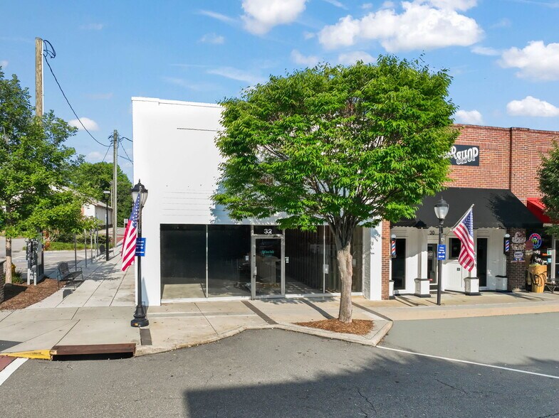 More Photos Of 32 N Main St, Wendell Office For Lease