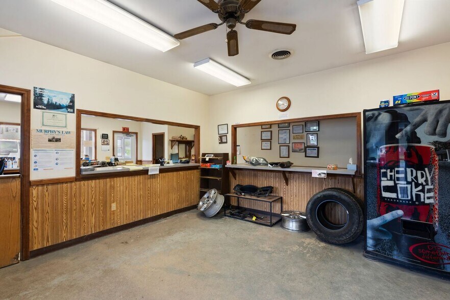 More Photos Of 5278 S Livonia Rd, Livonia Industrial For Sale