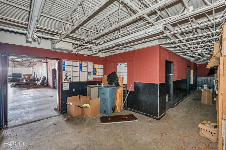 More Photos Of 1837 N Market St, Shreveport General Retail For Sale