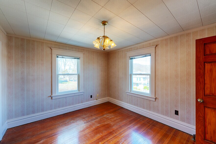 More Photos Of 105 Gleneida Ave, Carmel Office For Sale