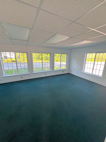 More Photos Of 1389 Bridgton Rd, Westbrook Office For Lease