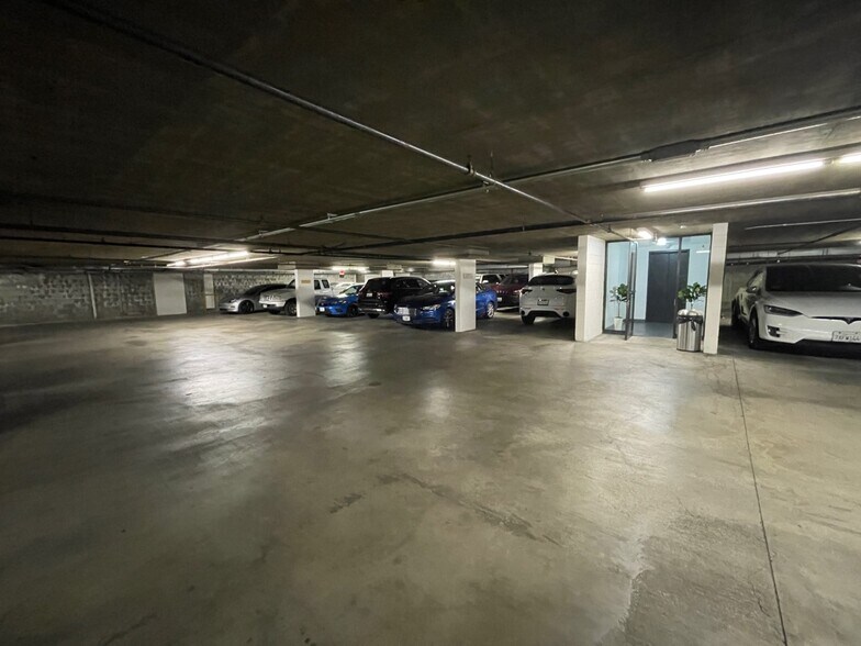 More Photos Of 20631 Ventura Blvd, Woodland Hills Office For Lease