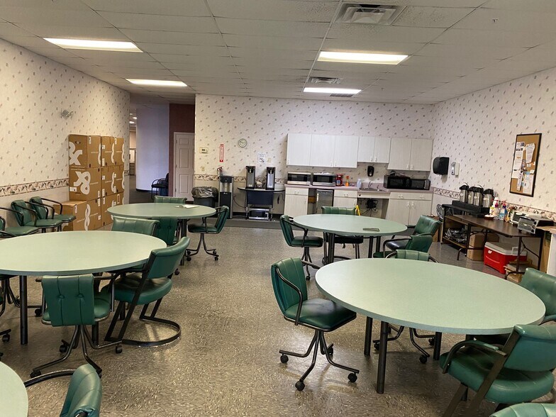 More Photos Of 1374 S Babcock St, Melbourne Office For Lease