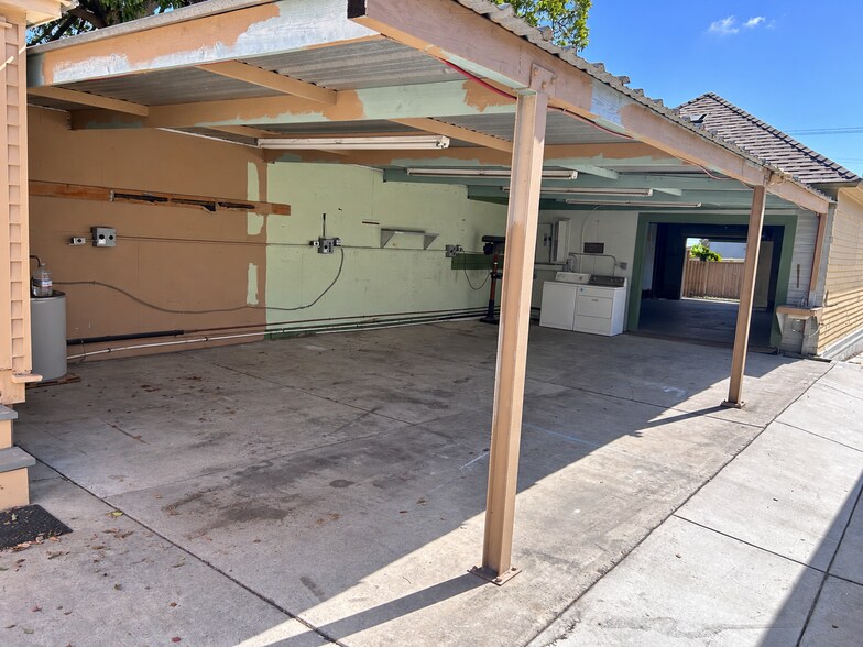 More Photos Of 2328 Newton Ave, San Diego Flex For Lease
