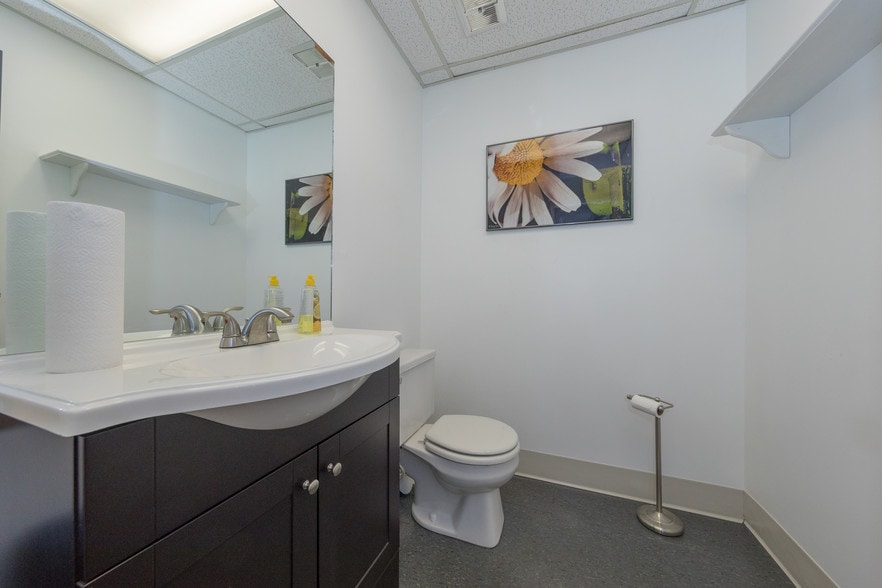 More Photos Of 824 E 222nd St, Euclid Warehouse For Sale