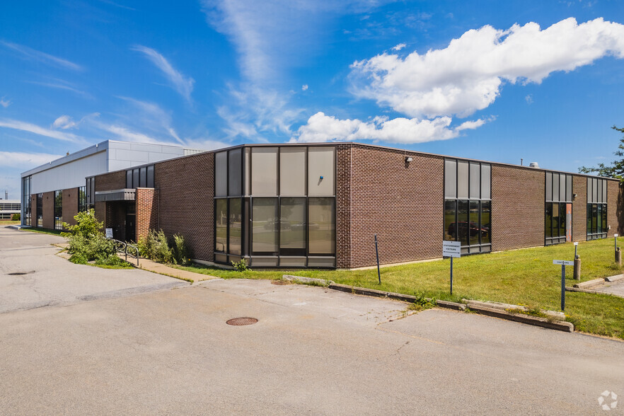 More Photos Of 10300 Boul Henri-Bourassa O, Montréal Light Manufacturing For Lease