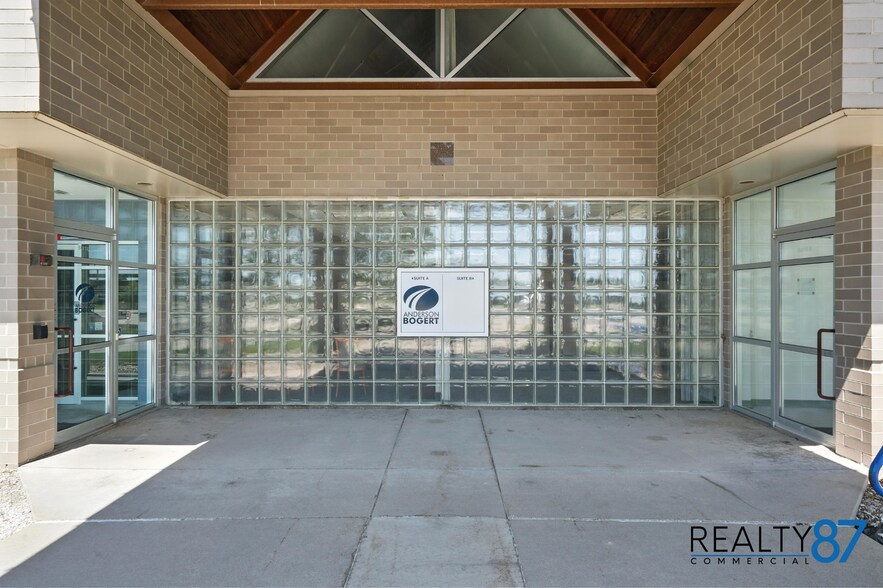 More Photos Of 4050 River Center Ct NE, Cedar Rapids Office For Lease