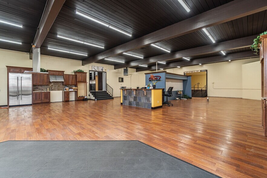 More Photos Of 341 Harris St, Eureka Storefront For Sale