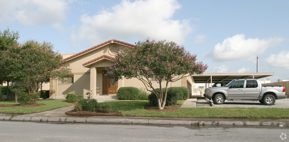More Photos Of 3427 Northeast Pky, San Antonio Service For Sale