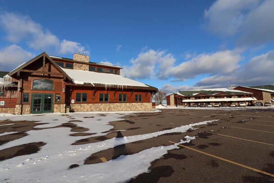 More Photos Of 30580 Hwy 2, Ashland General Retail For Lease