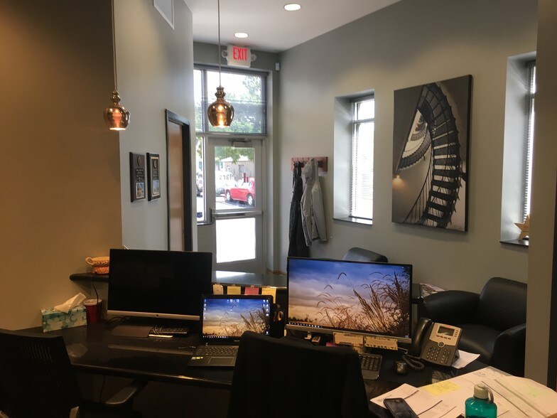 More Photos Of 327 N Riverfront Dr, Mankato Storefront Retail Residential For Lease