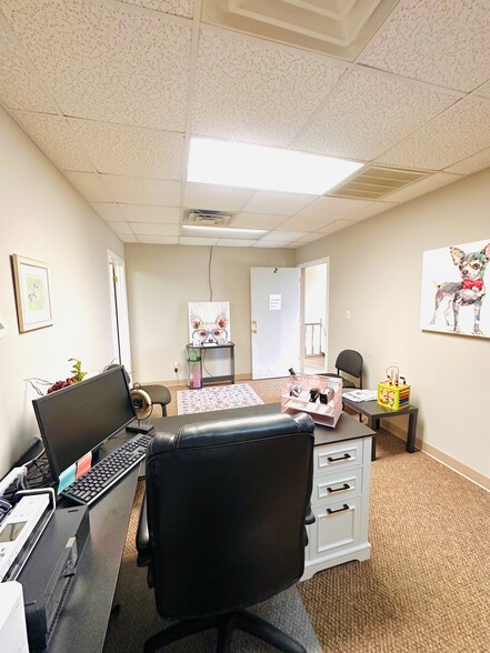 More Photos Of 110 Sunset Dr, Beckley Office For Lease