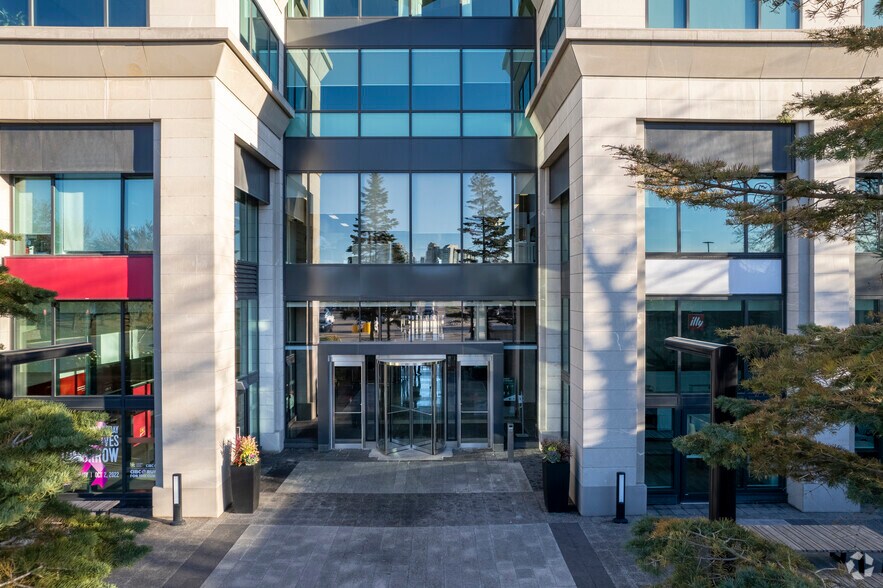 More Photos Of 1 City Centre Dr, Mississauga Office For Lease