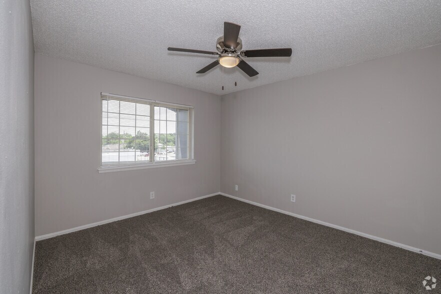 More Photos Of 1713 S Memorial Dr, Tulsa Apartments For Sale