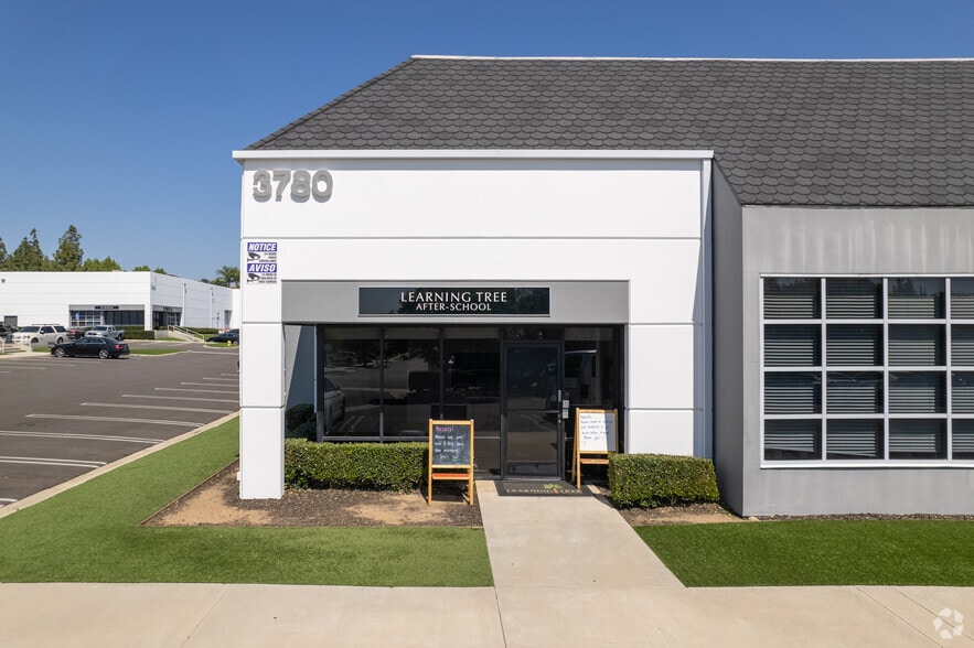 More Photos Of 3960 Prospect Ave, Yorba Linda Light Manufacturing For Lease