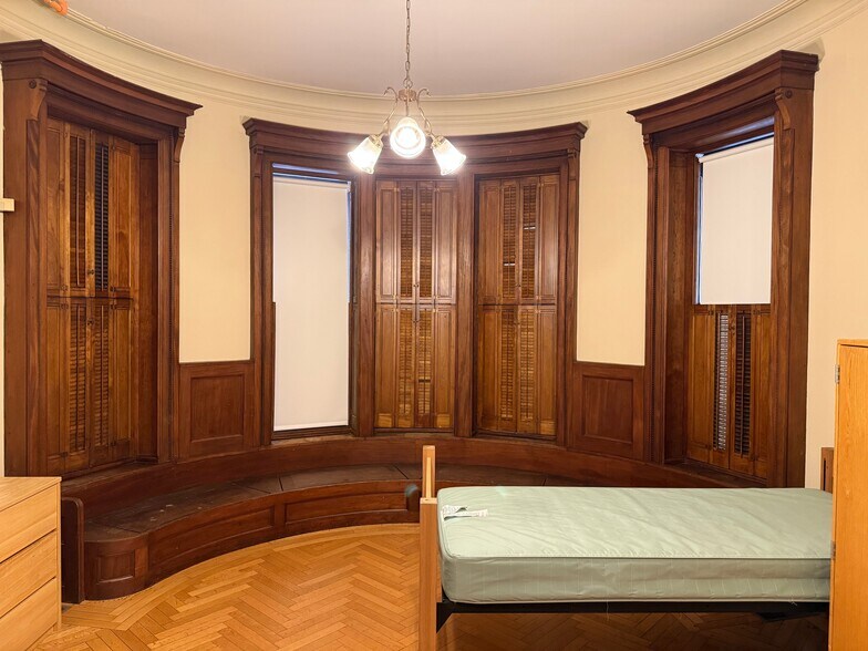 More Photos Of 906 Main St, Worcester Apartments For Sale