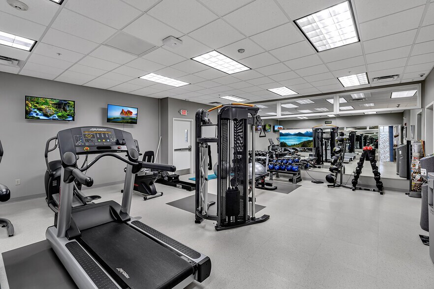 More Photos Of 23 Cobham Dr, Orchard Park Office For Lease