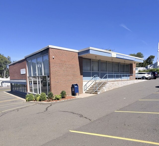 More Photos Of 923-931 Farmington Ave, Bristol Medical For Lease