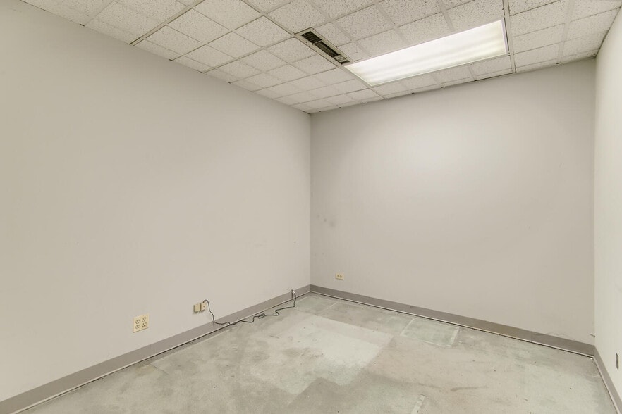 More Photos Of 415 E Golf Rd, Arlington Heights Office For Lease