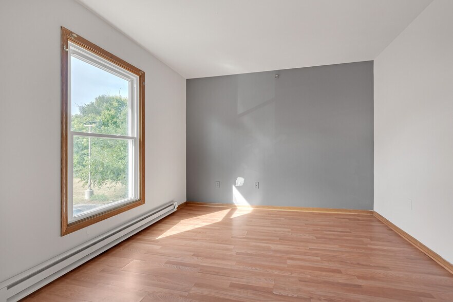 More Photos Of 604-620 E Grant Hwy, Marengo Apartments For Sale