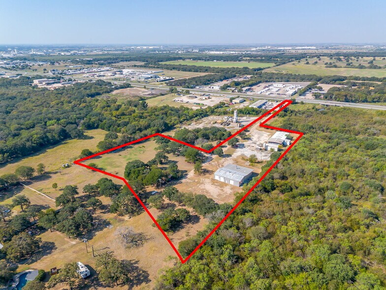 More Photos Of 3545 N Main St, Cleburne Industrial For Lease