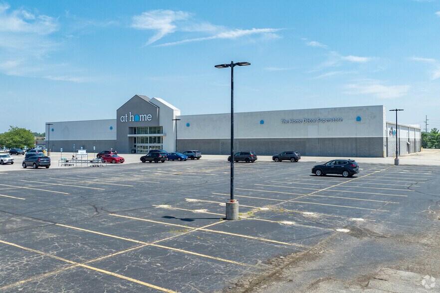 Primary Photo Of 9570 Fields Ertel Rd, Loveland Freestanding For Lease