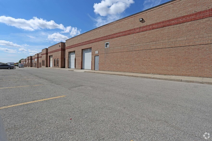 More Photos Of 20 Wilkinson Rd, Brampton Warehouse For Lease