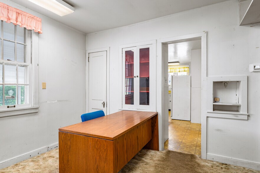 More Photos Of 401 E Pulaski Hwy, Elkton Medical For Sale